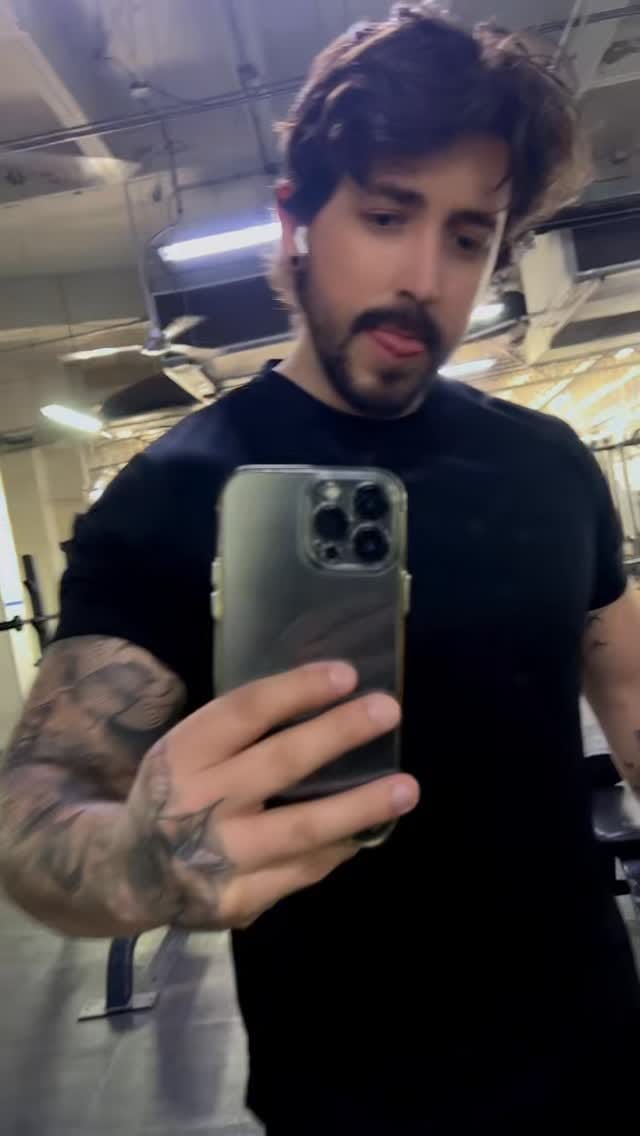 Post 6 by Ramses Navcarro on Instagram (video)
