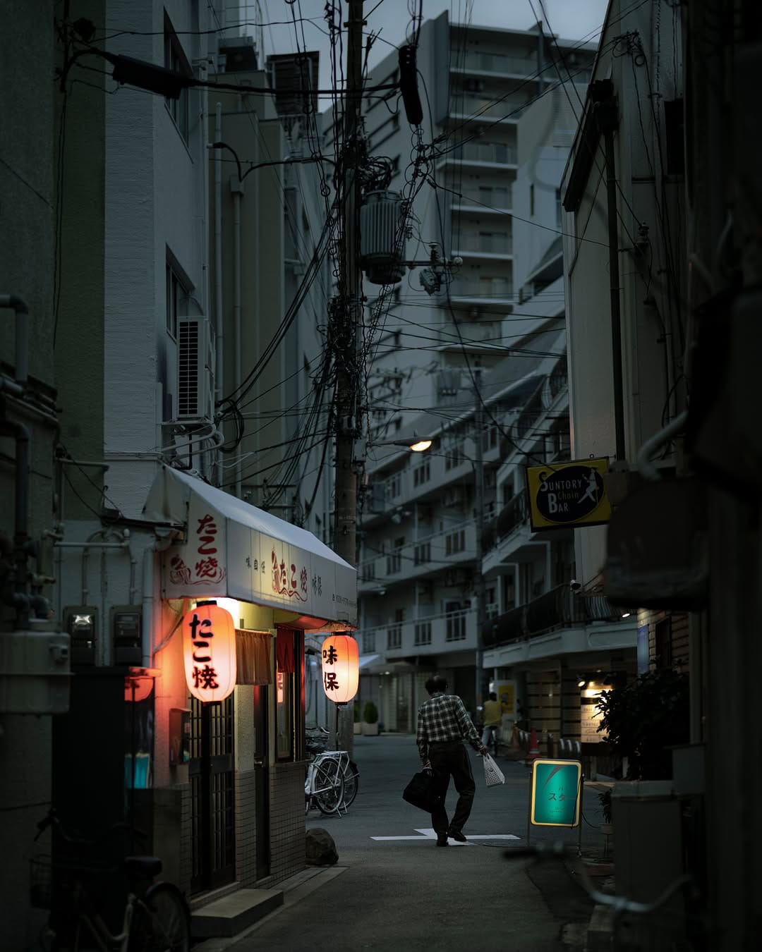 Post 7 by Harold Sato / Tokyo Candid on Instagram (carousel)