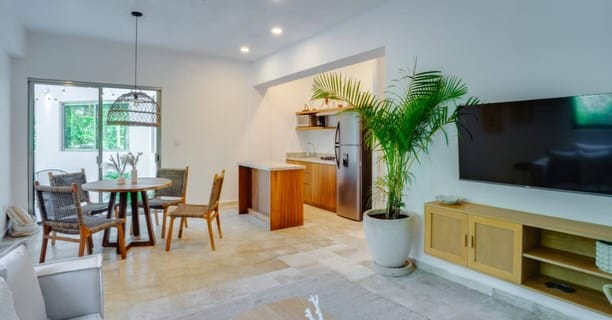 Post 2 by La Isla Vacation Rentals on Instagram (carousel)