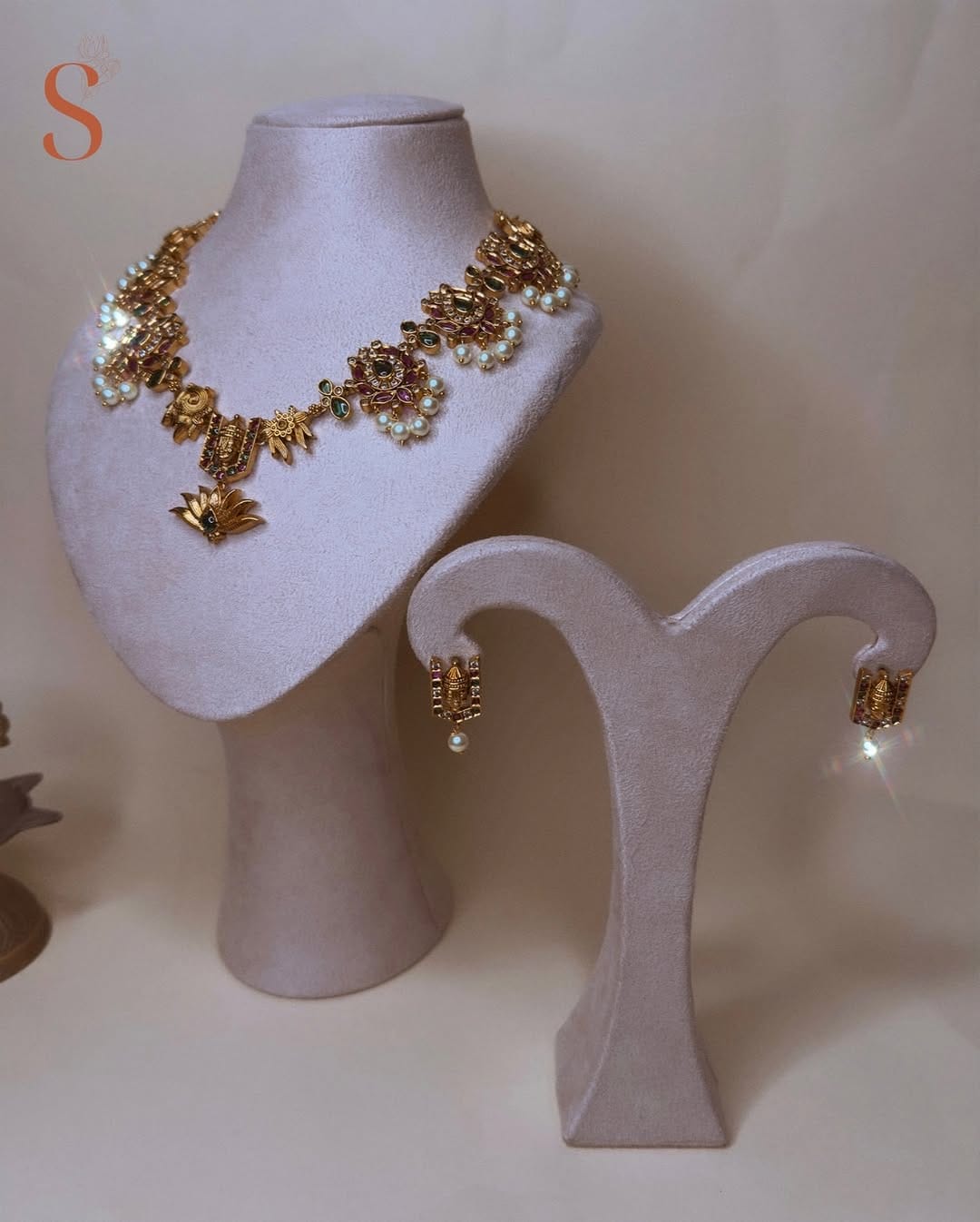 Post 9 by Siya Jewels on Instagram (carousel)