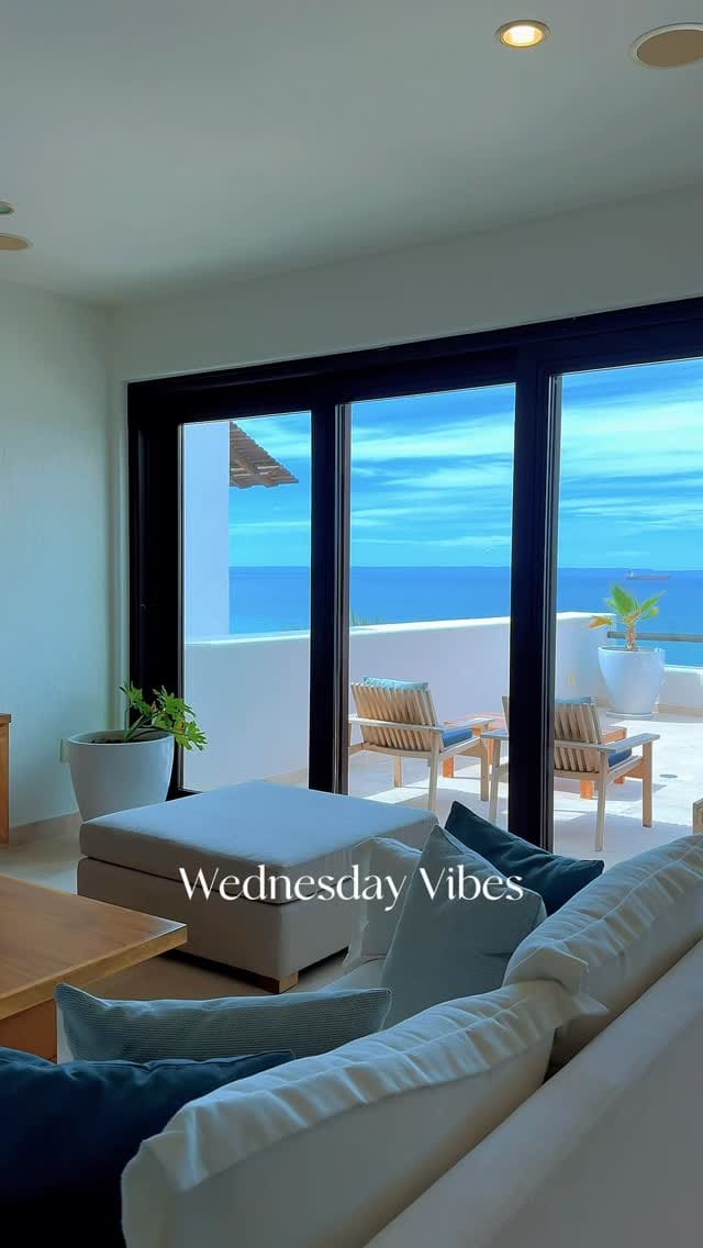 Post 10 by Playa de La Paz on Instagram (video)