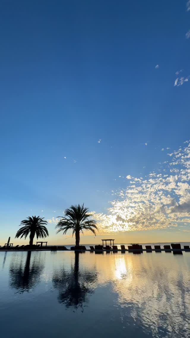 Post 5 by Playa de La Paz on Instagram (video)