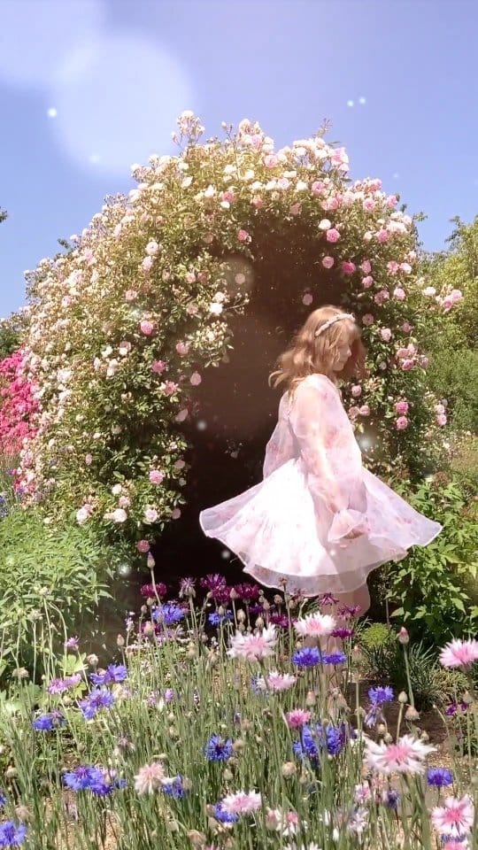 Post 6 by Yuam 🌸 floral fairytale portrait photography / Tokyo on Instagram (video)