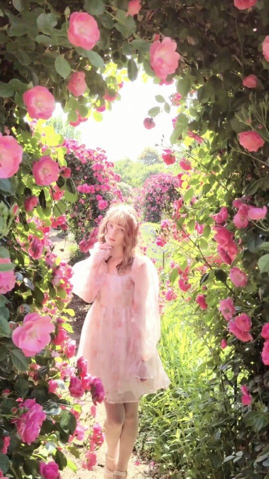 Post 2 by Yuam 🌸 floral fairytale portrait photography / Tokyo on Instagram (video)