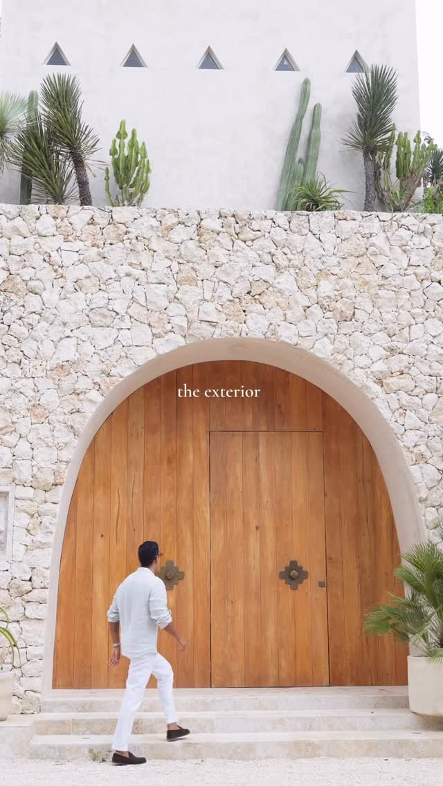 Post 5 by Charlie Herrera on Instagram (video)