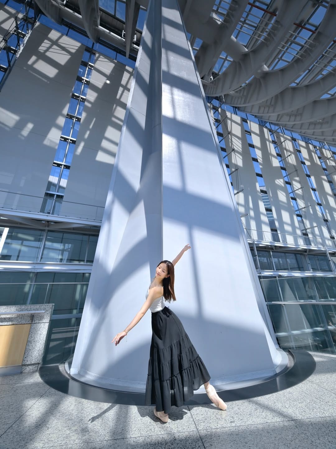 Post 2 by たけたけ | バレエやポートレート撮影 on Instagram (carousel)