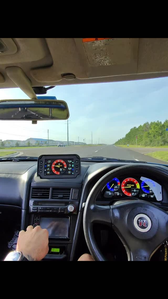 Post 6 by Alex Leonardo on Instagram (video)
