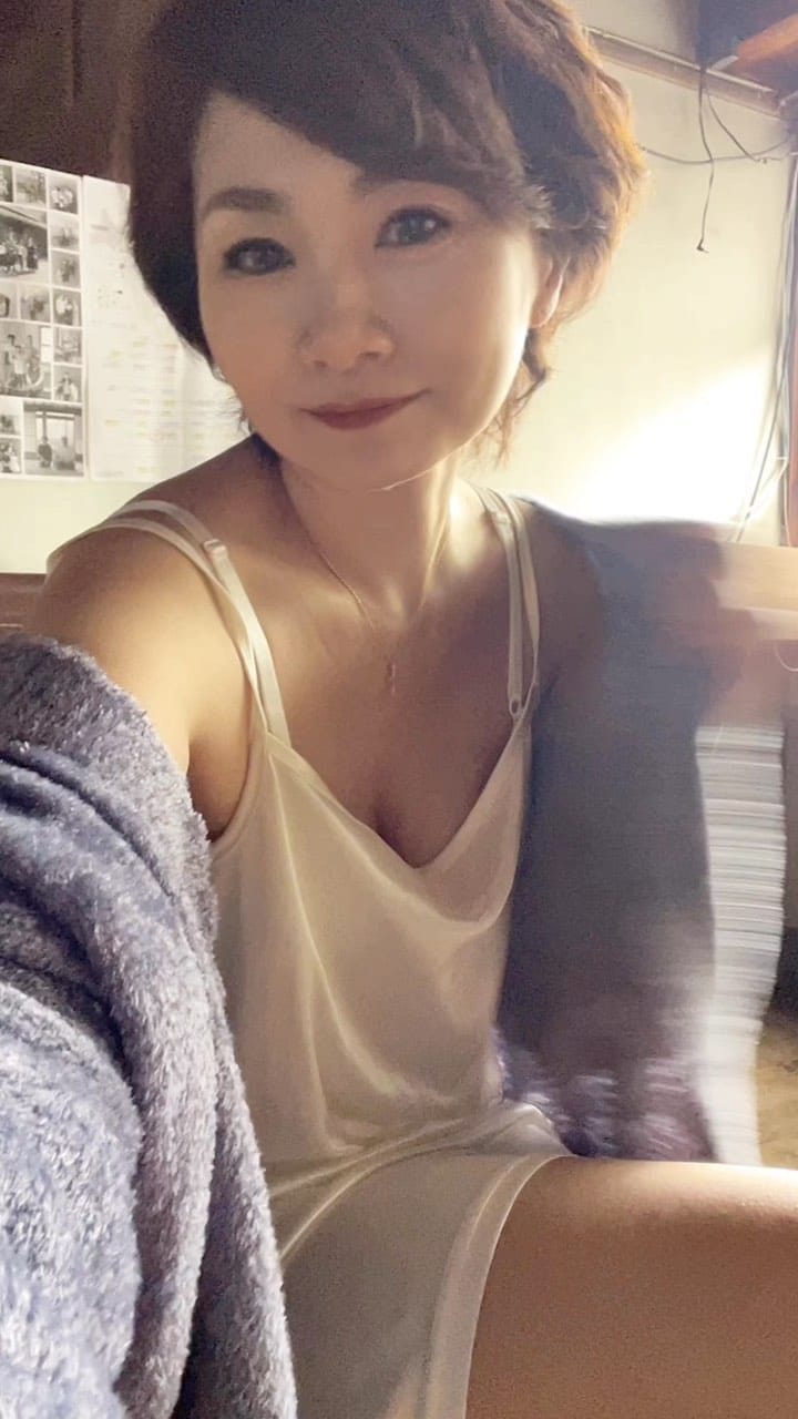 Post 10 by Reizei Miwa 自撮り垢 on Instagram (video)