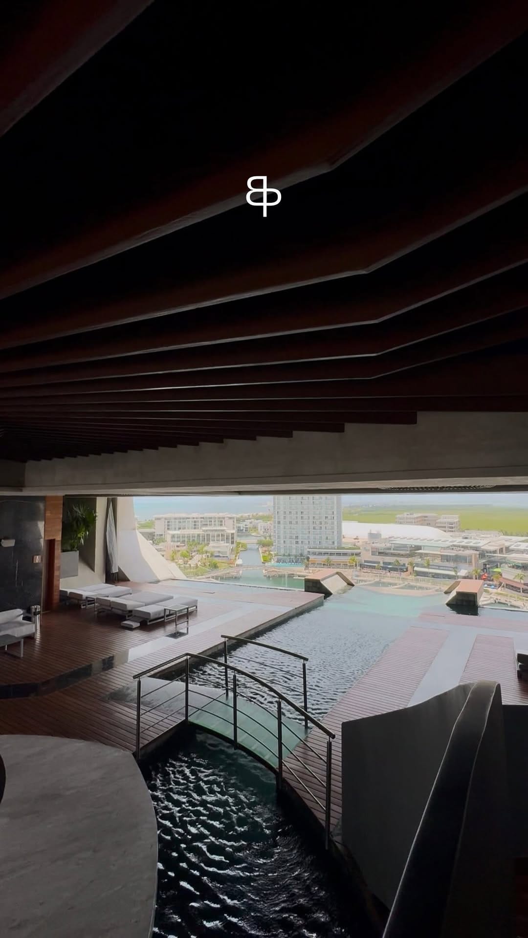 Post 5 by Brenda santana on Instagram (video)