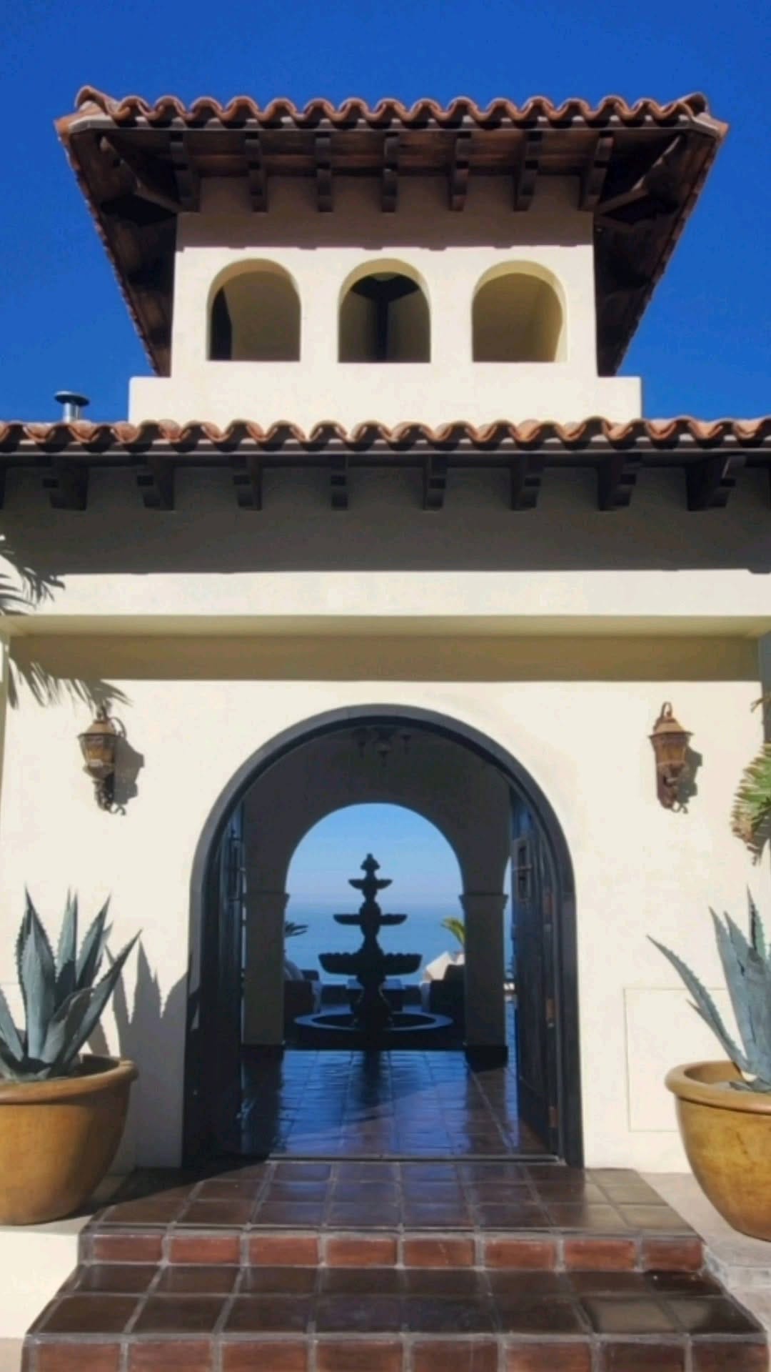 Post 10 by BeachPleaseBaja on Instagram (video)