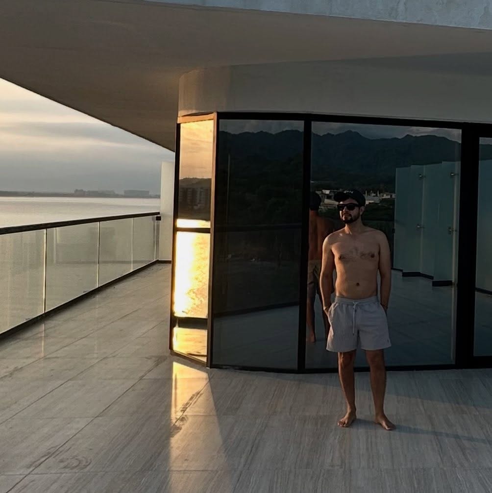 Post 4 by Juan Pablo Gonzalez on Instagram (image)