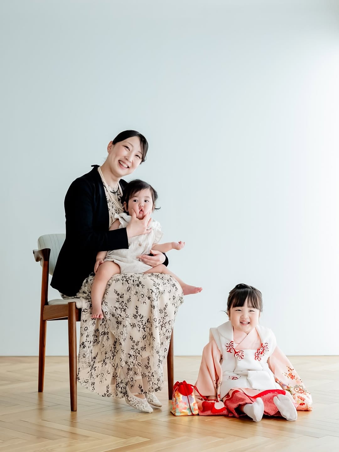 Post 1 by STUDIO KAMIGAITO|東京|結婚写真|家族写真 on Instagram (carousel)