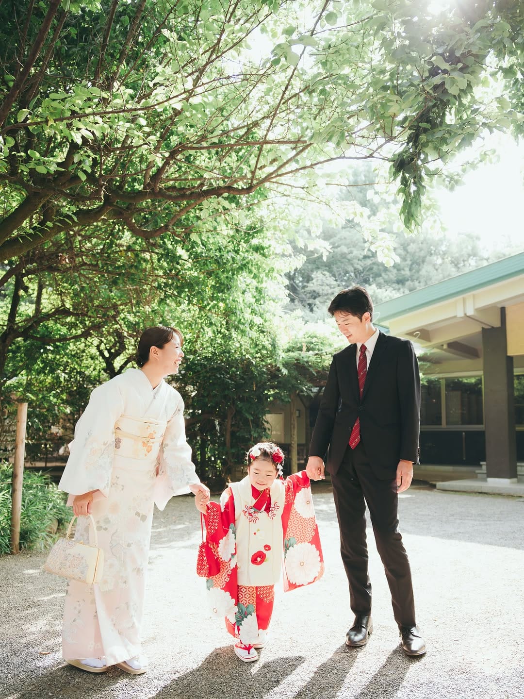 Post 5 by STUDIO KAMIGAITO|東京|結婚写真|家族写真 on Instagram (carousel)