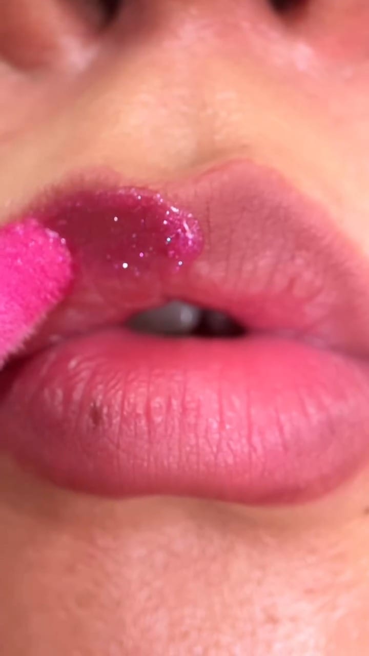Post 2 by Revlon Costa Rica on Instagram (video)