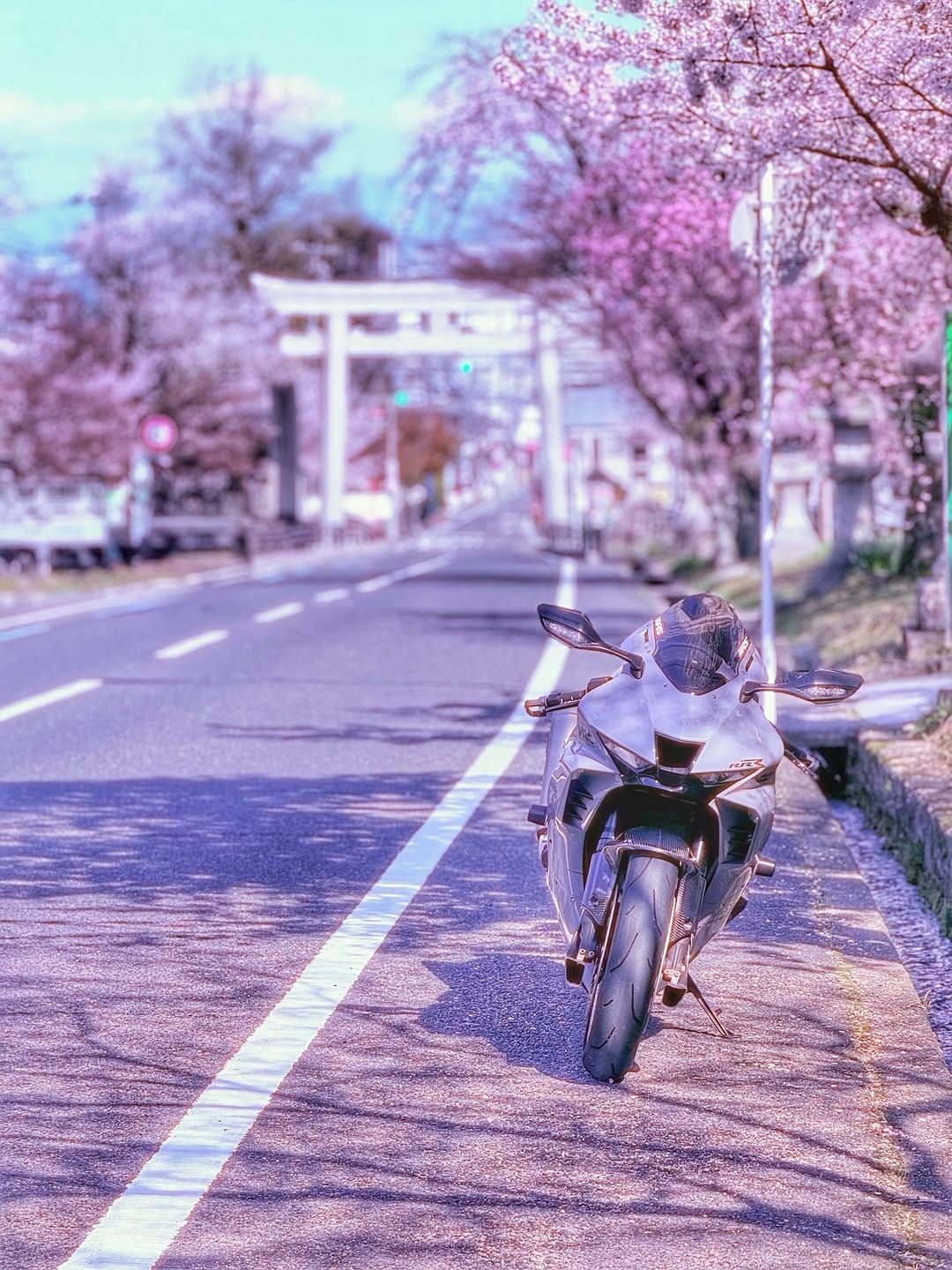 Post 5 by Taku on Instagram (image)
