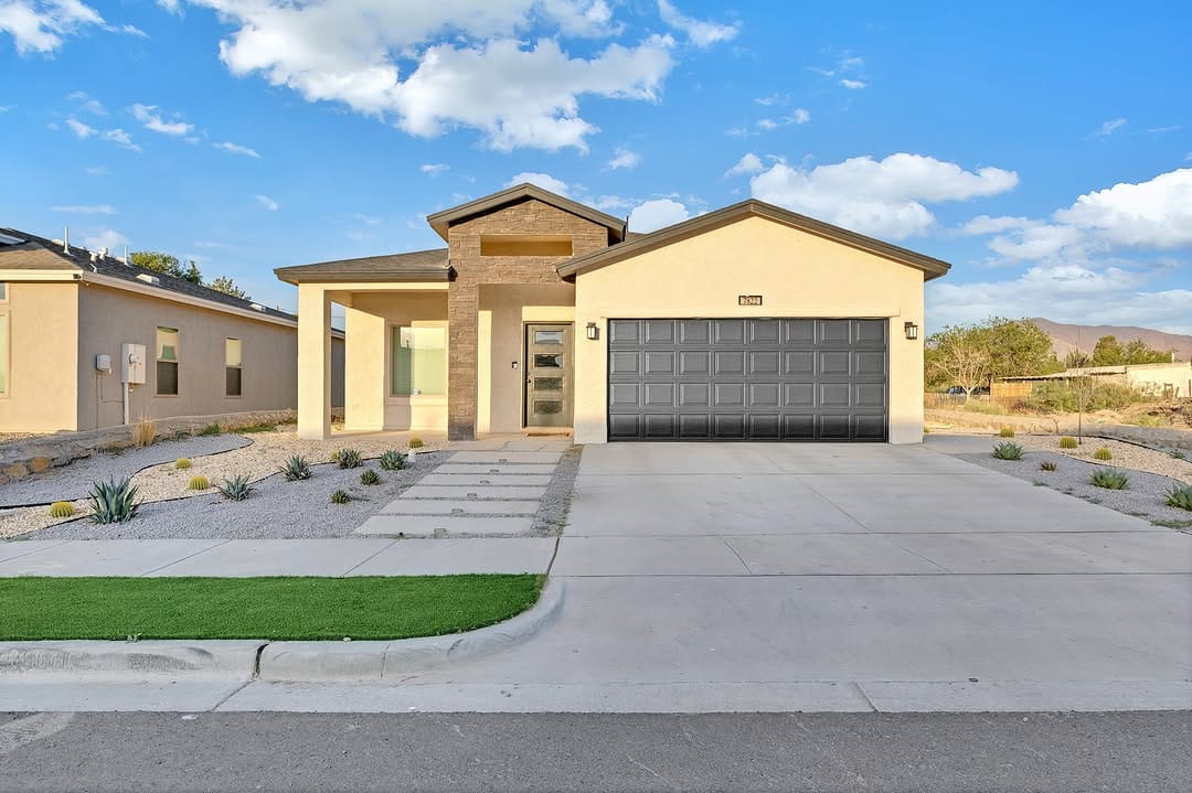 Post 10 by Yvette Leon🏡🔑 on Instagram (carousel)