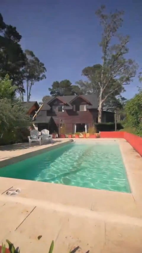 Post 1 by Cabañas Calma Chicha on Instagram (video)