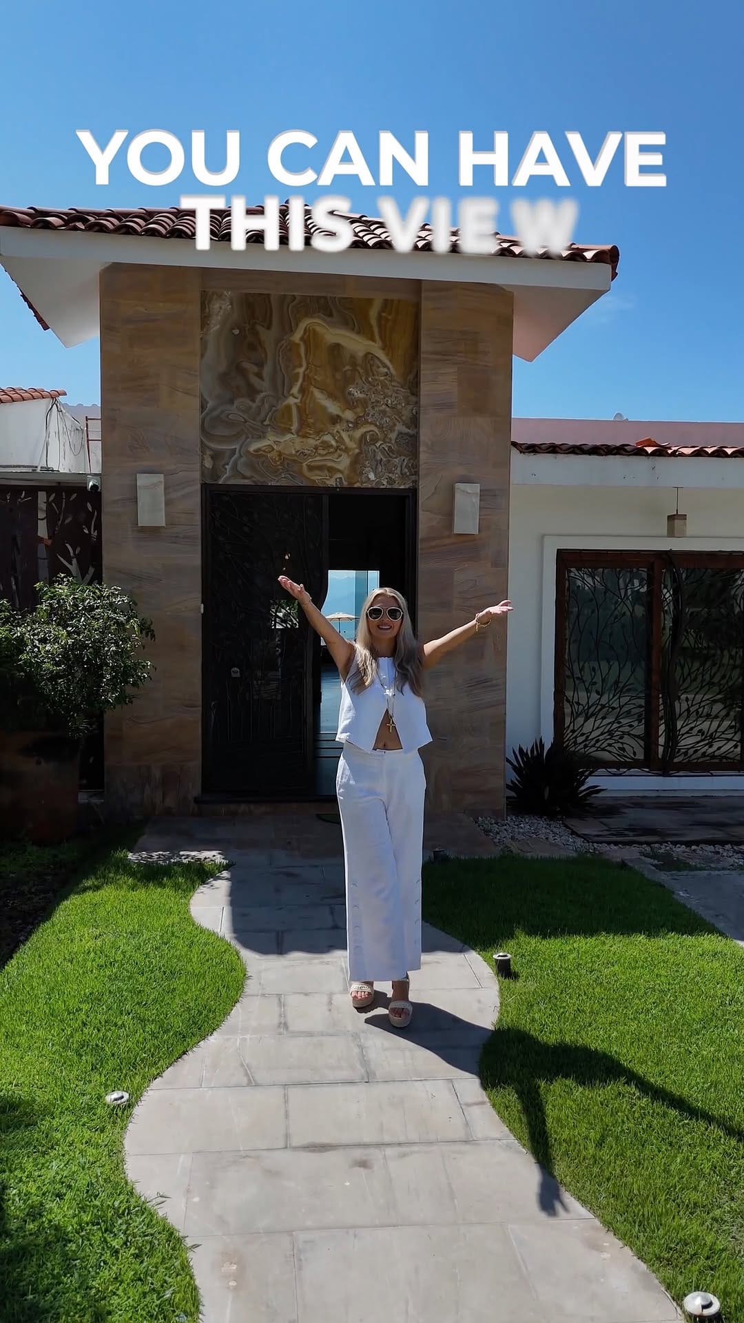 Post 9 by Bárbara Myatt l Puerto Vallarta on Instagram (video)