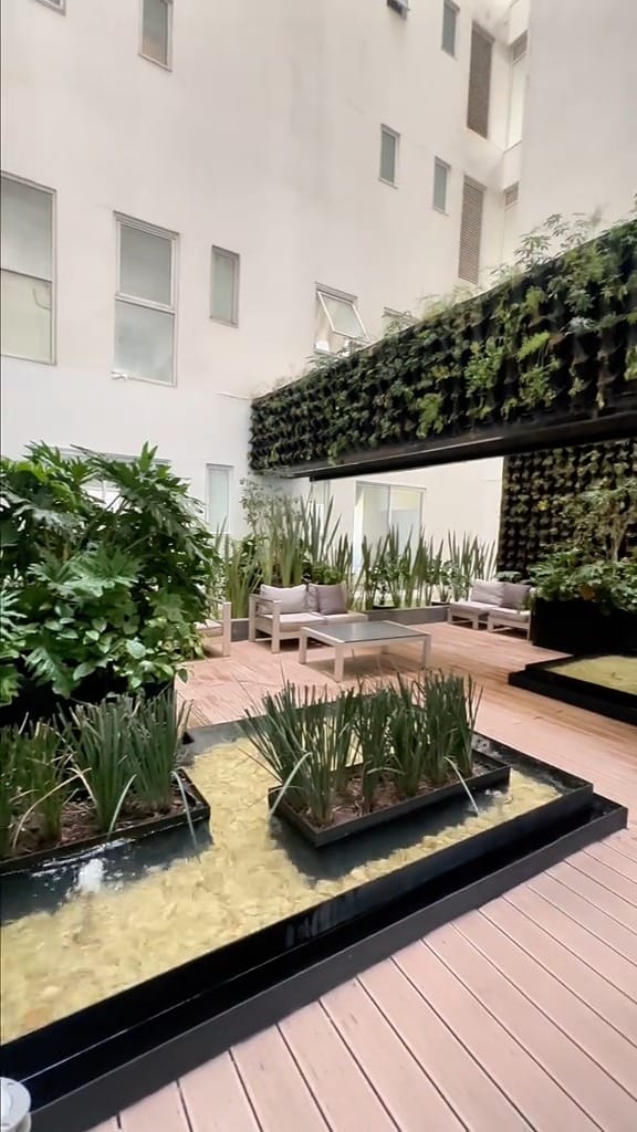 Post 8 by 8y8si | Bienes Raices on Instagram (video)