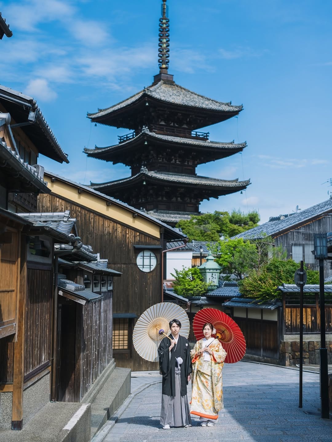Post 5 by 小昭(しょう)Sho｜京都カメラマン 京都攝影師 Kyoto Photographer｜前撮り Pre Wedding 海外婚紗 on Instagram (carousel)
