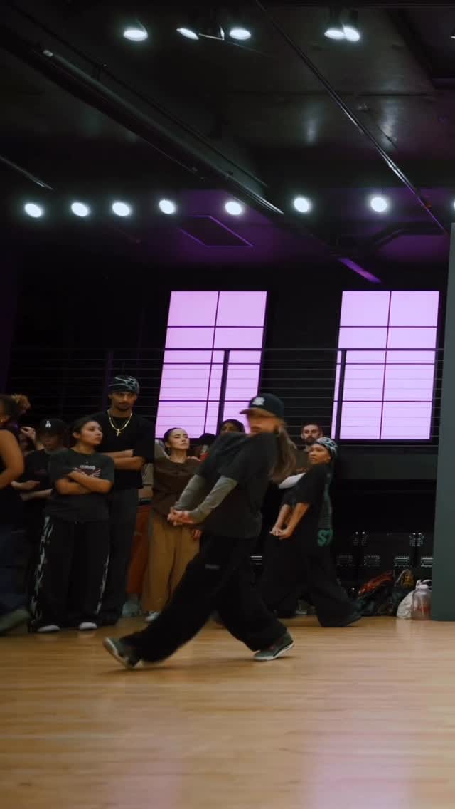 Post 8 by Isidora Villagra on Instagram (video)