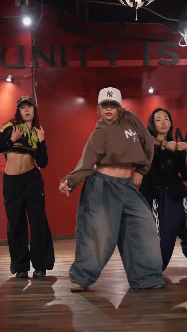 Post 5 by Isidora Villagra on Instagram (video)