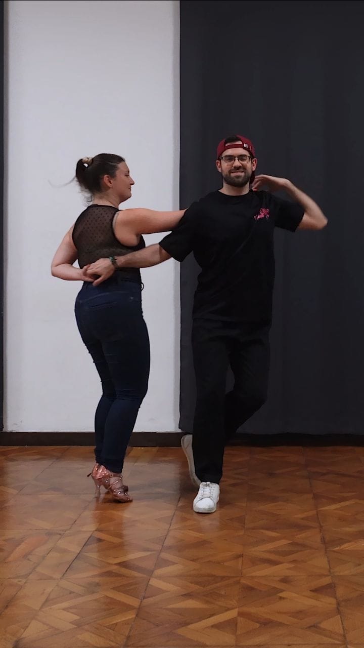 Post 1 by L’officina Della Salsa on Instagram (video)
