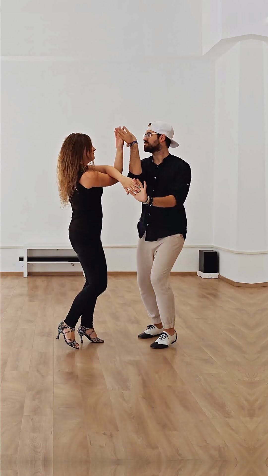 Post 10 by L’officina Della Salsa on Instagram (video)