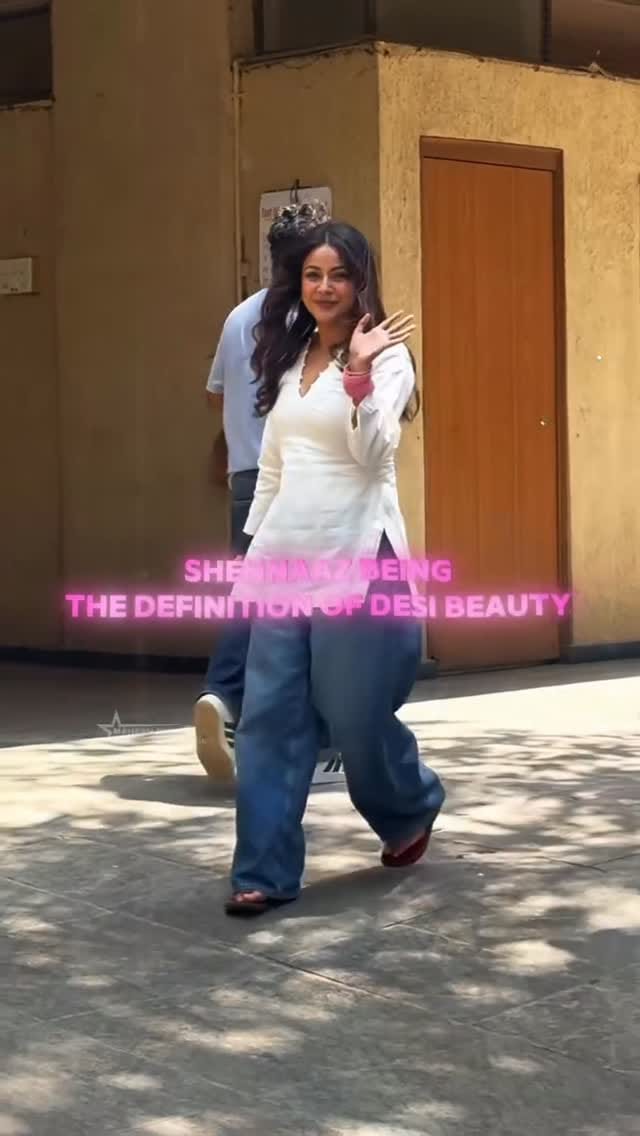 Post 4 by Rose on Instagram (video)