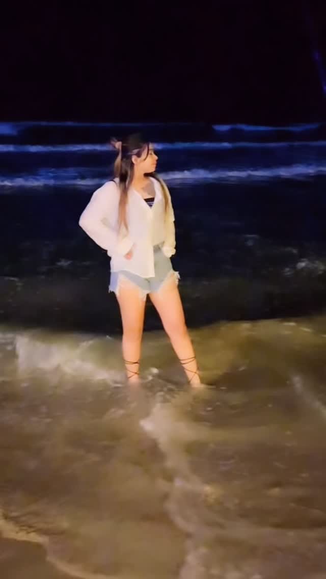 Post 6 by Angrygirlsh on Instagram (video)