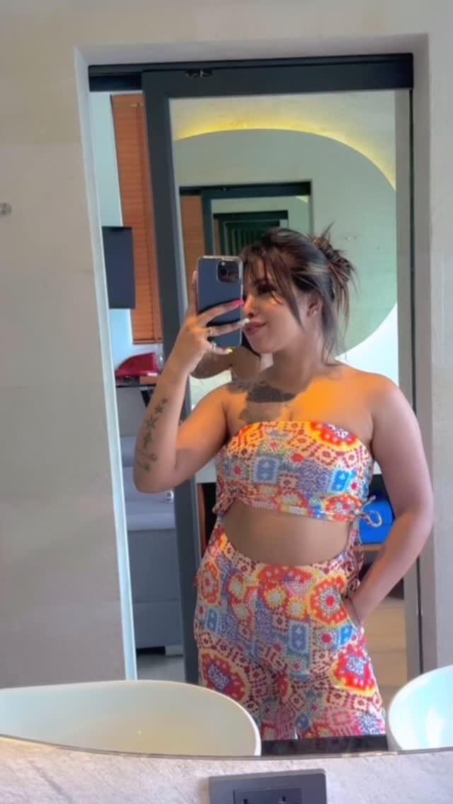 Post 5 by Angrygirlsh on Instagram (video)