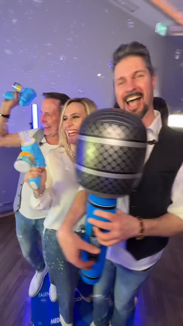 Post 8 by Partyband Highline on Instagram (video)