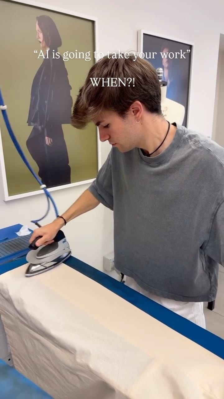 Post 5 by Istituto Secoli #fashionschool on Instagram (video)