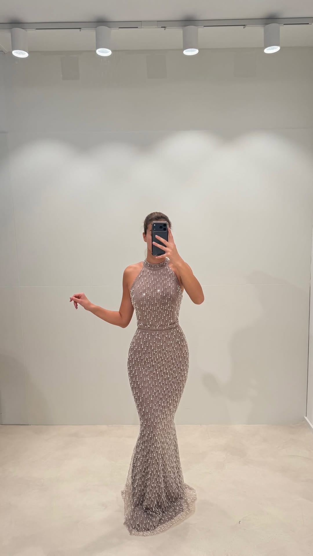 Post 10 by La Robe Dresses on Instagram (video)