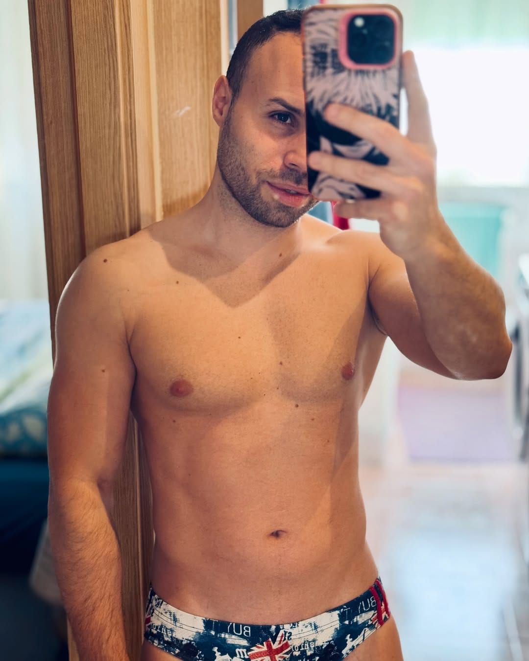 Post 6 by Rosario Porto on Instagram (image)