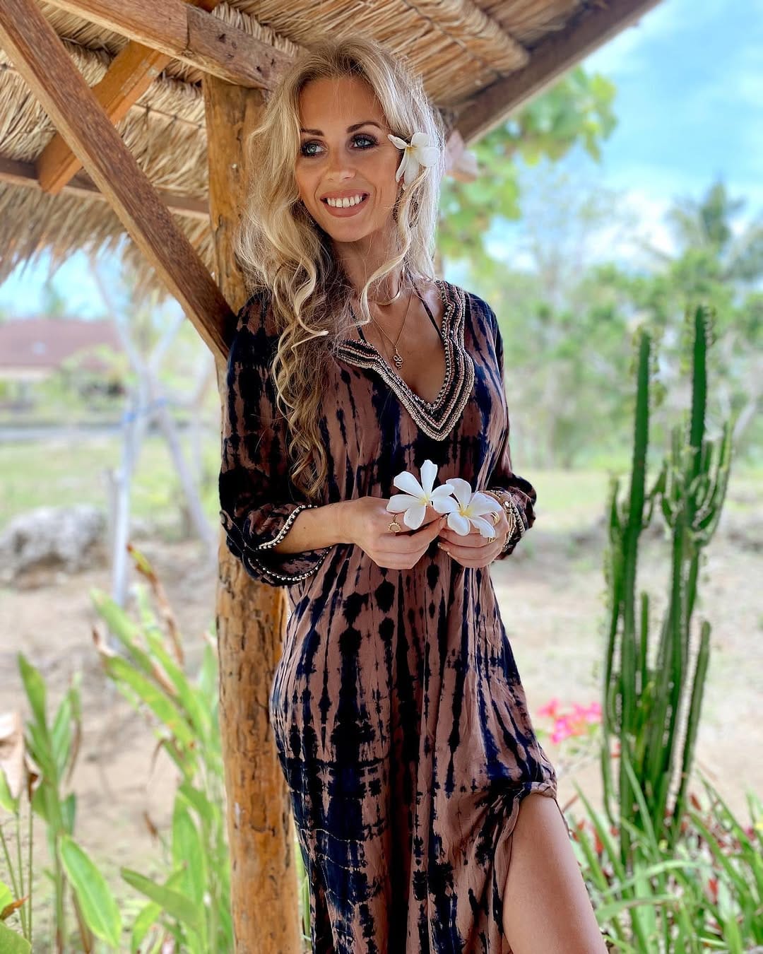 Post 8 by kyono fashion on Instagram (carousel)