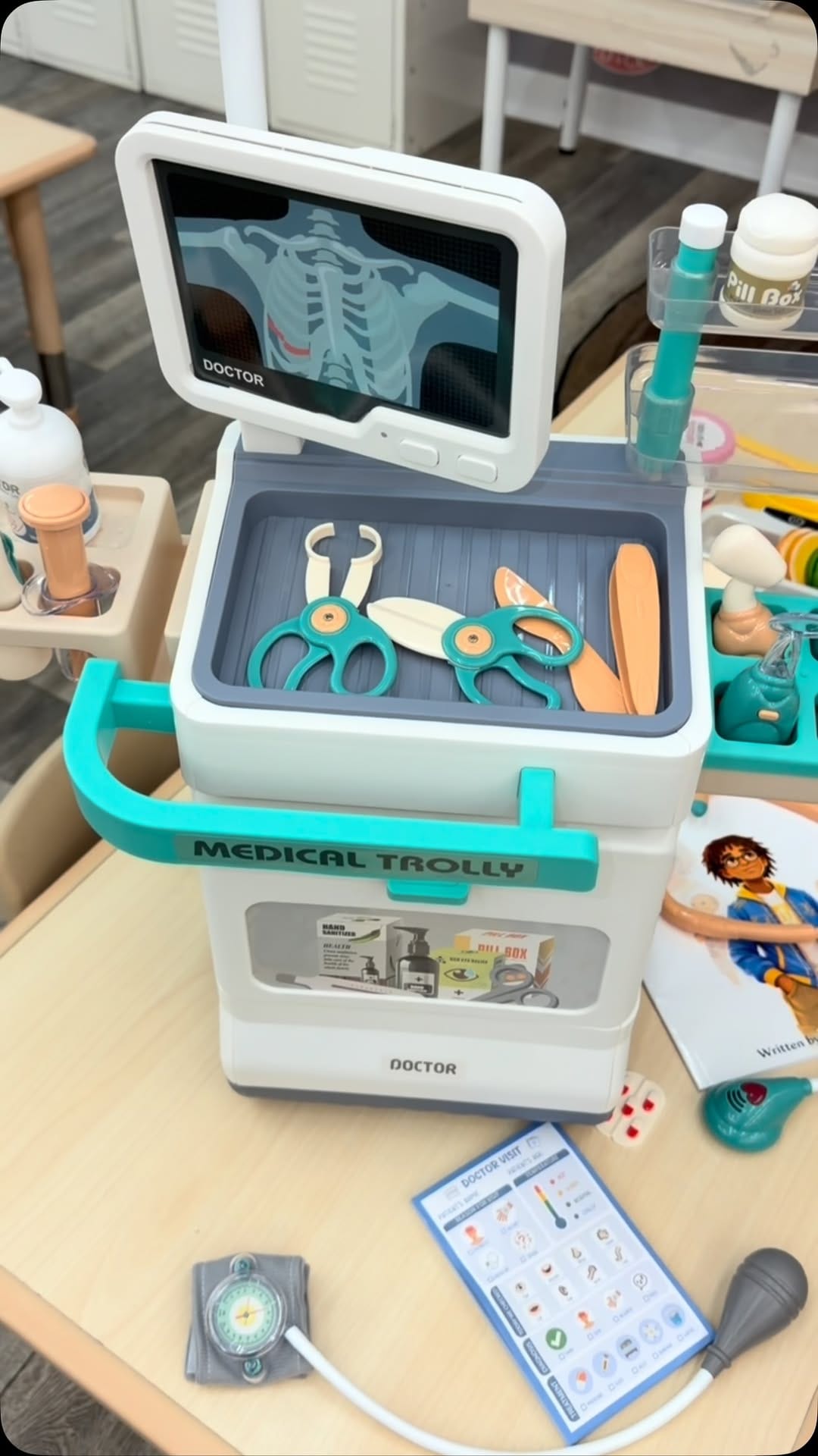 Post 6 by Holabird Early Learning Center on Instagram (video)