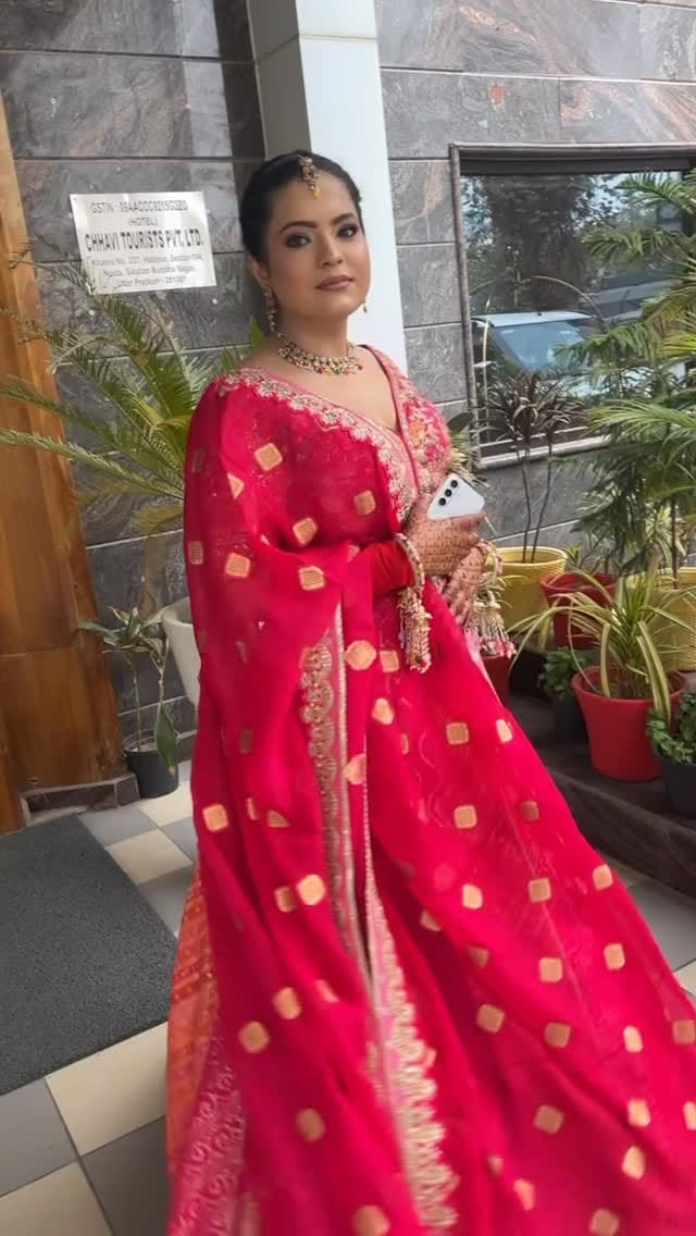 Post 7 by Garima Kapoor on Instagram (video)