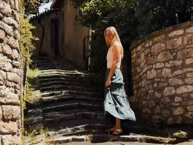 Post 5 by Alina Pinelli on Instagram (video)