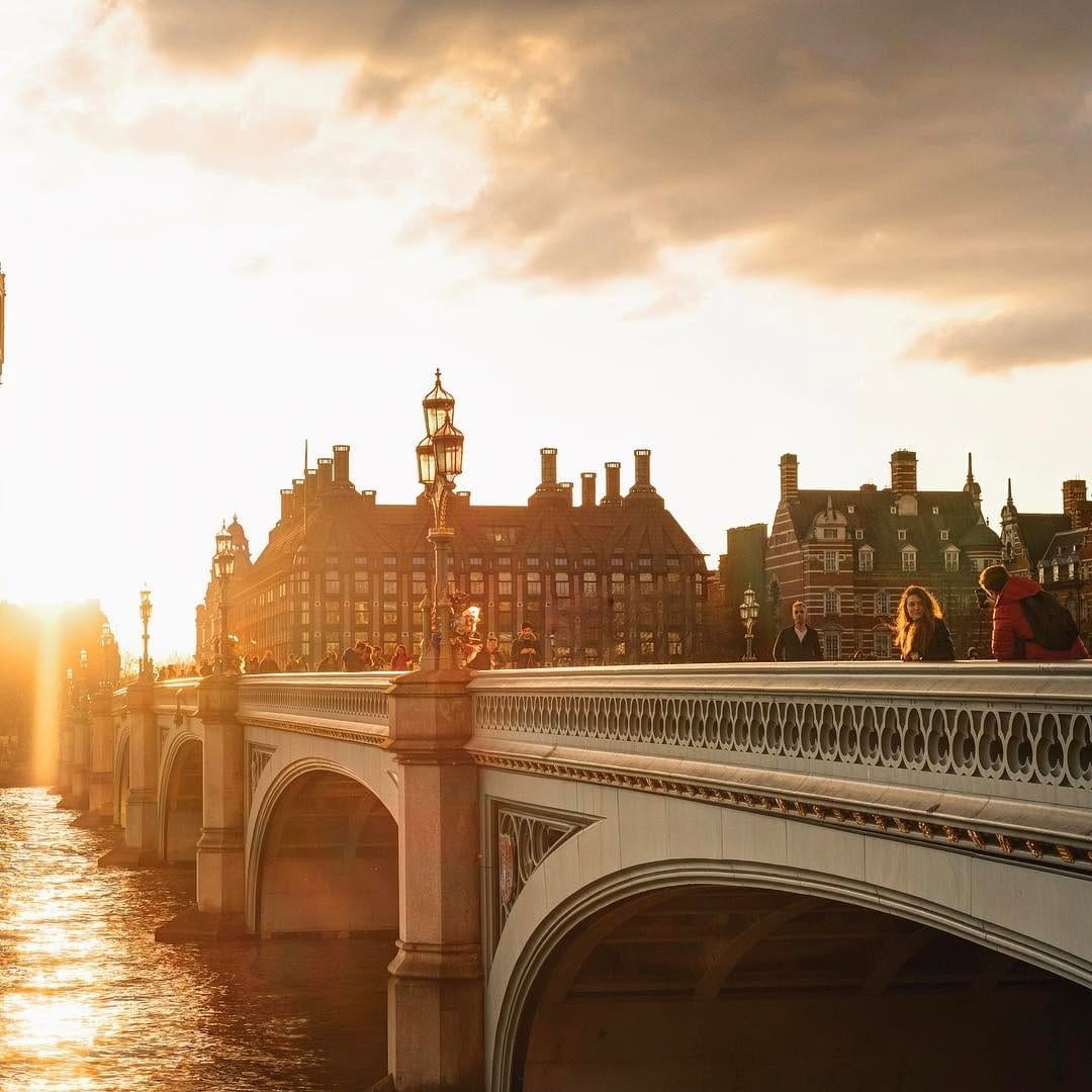 Post 10 by NobuTanaka フォトグラファー UK on Instagram (image)