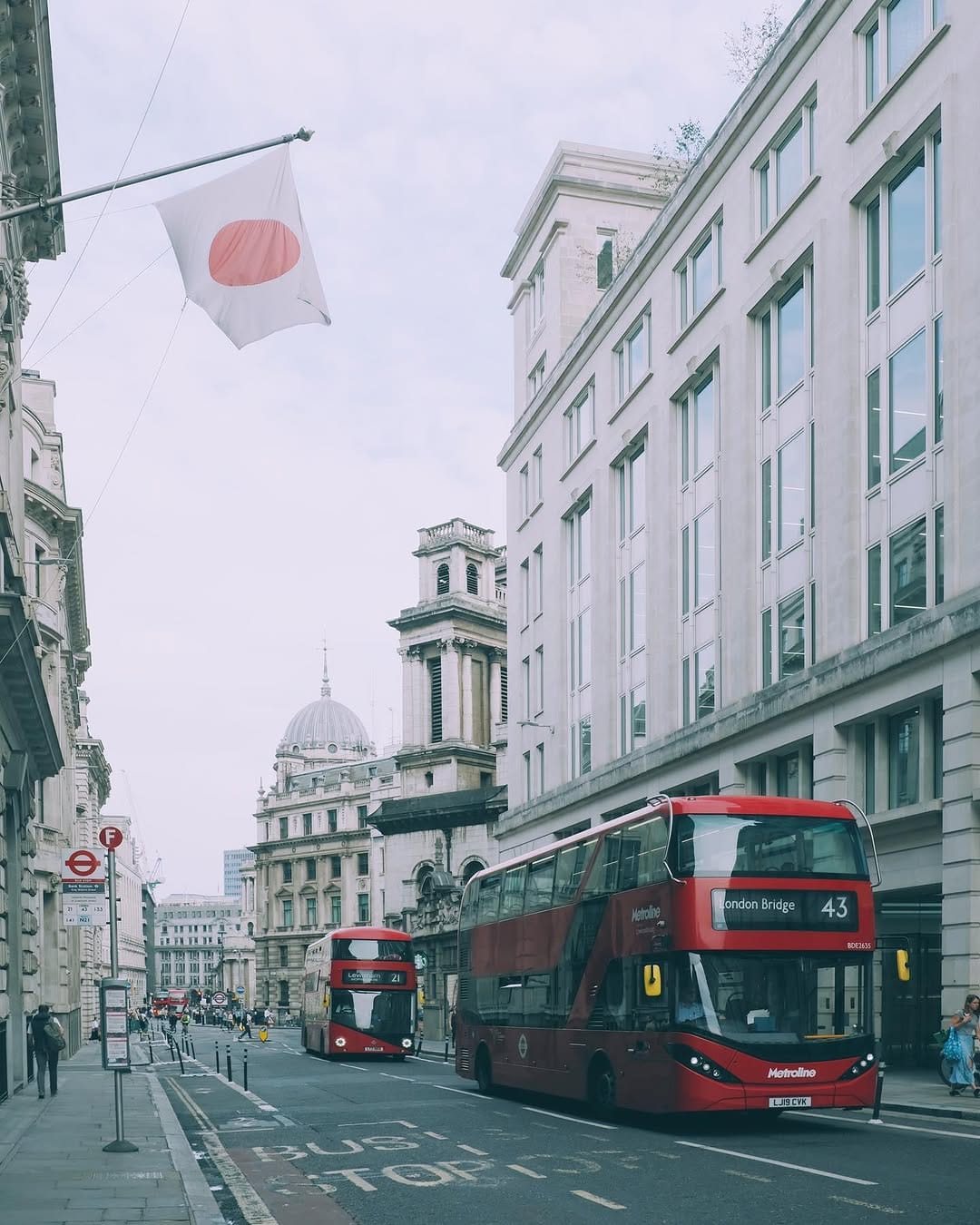 Post 8 by NobuTanaka フォトグラファー UK on Instagram (carousel)
