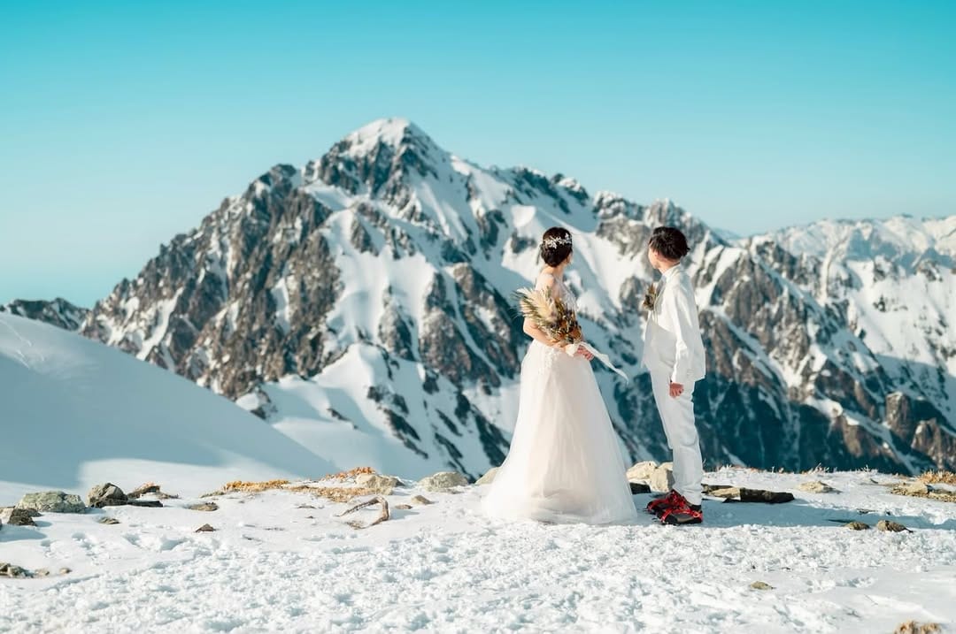 Post 3 by おちあいです🏔山岳ウェディングフォトグラファー📸 on Instagram (carousel)