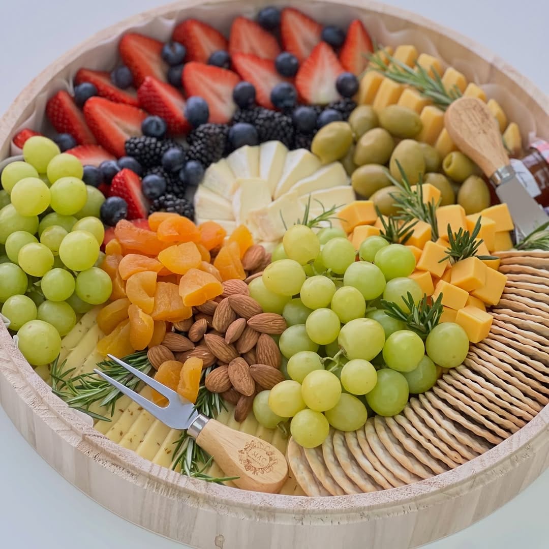 Post 5 by ＭＡＣ | Gourmet Cheese Boards on Instagram (image)