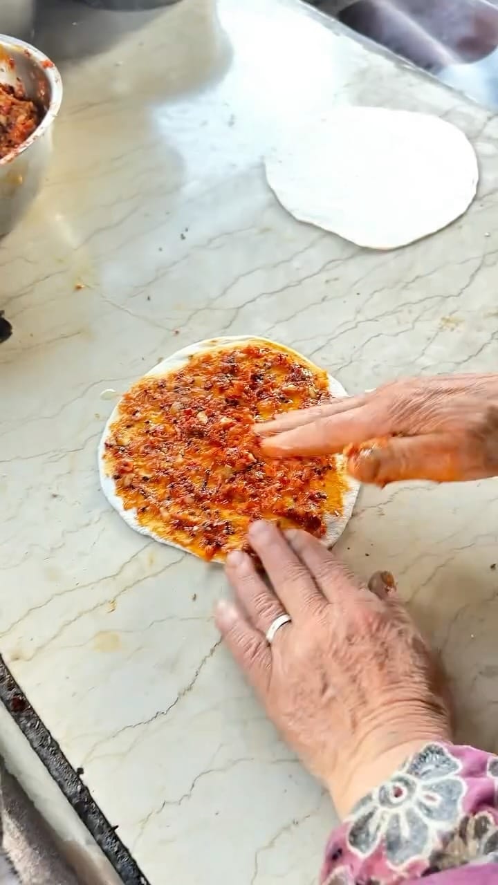 Post 7 by Rolaskitchen on Instagram (video)