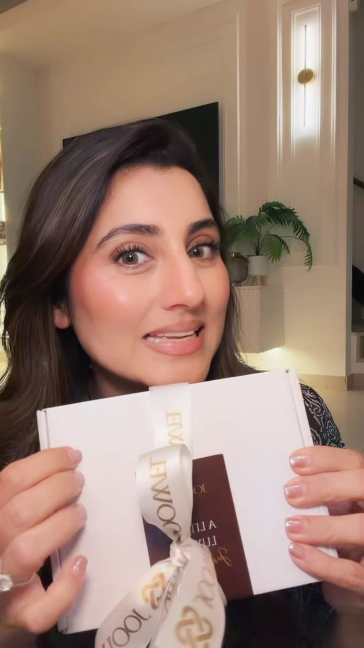Post 3 by Anum Tariq on Instagram (video)