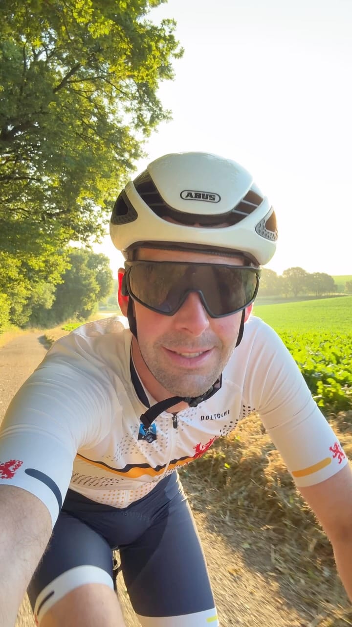 Post 4 by LimburgCycling.com on Instagram (video)