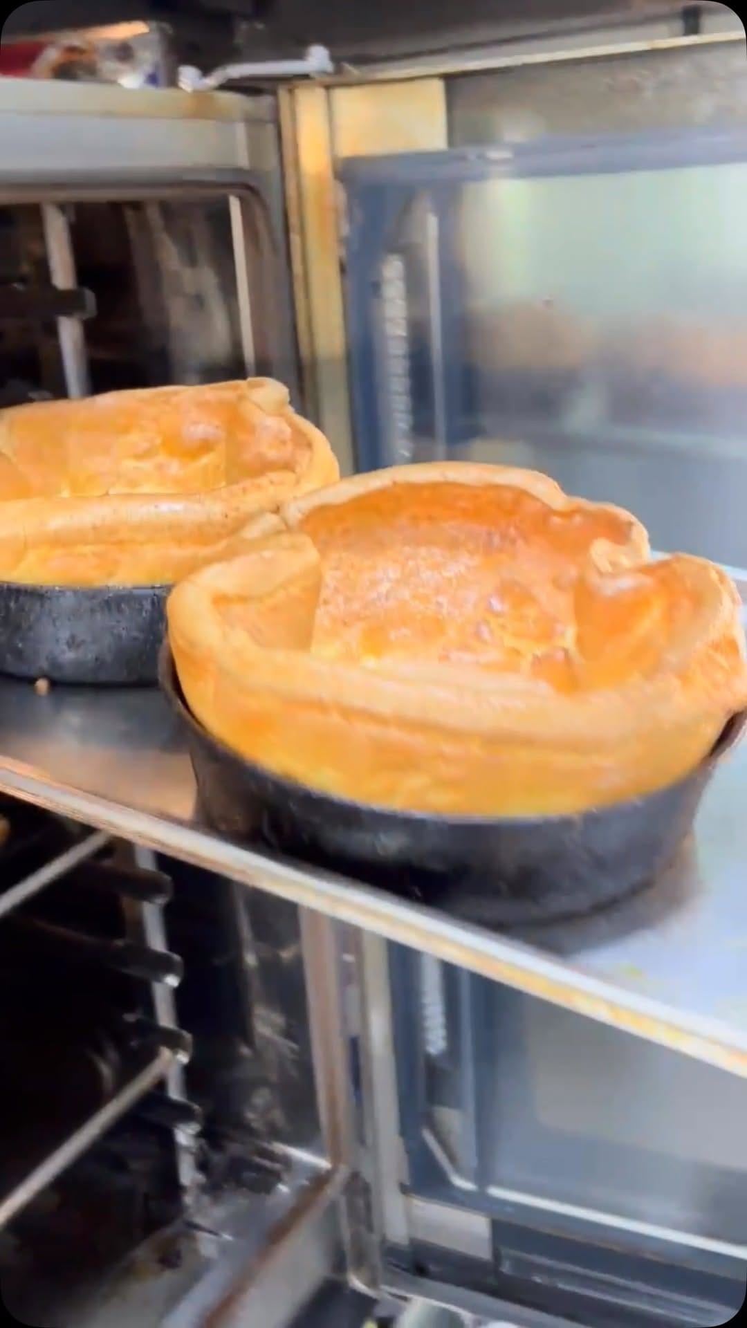 Post 5 by Fine Diner on Instagram (video)