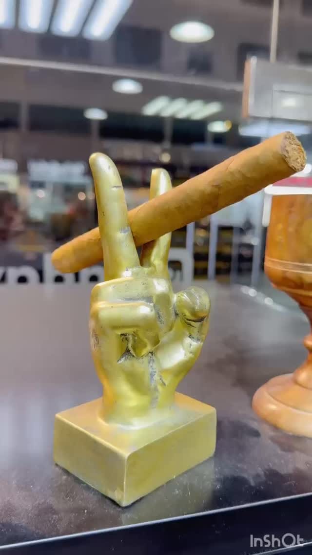 Post 1 by ⭐️ABU MOHAMMED SMOKING L.L.C⭐️ on Instagram (video)