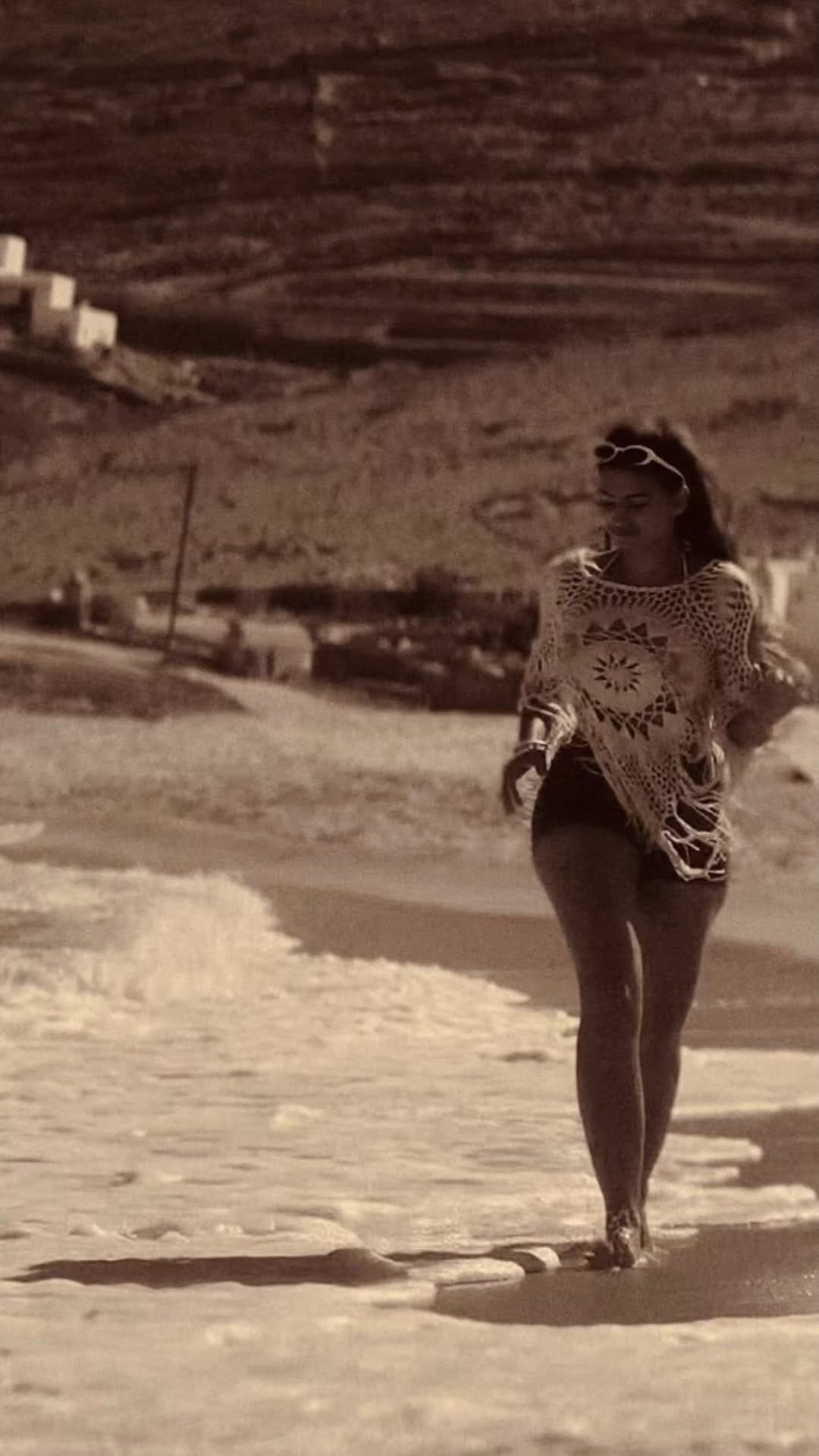 Post 1 by Malika Johra on Instagram (video)