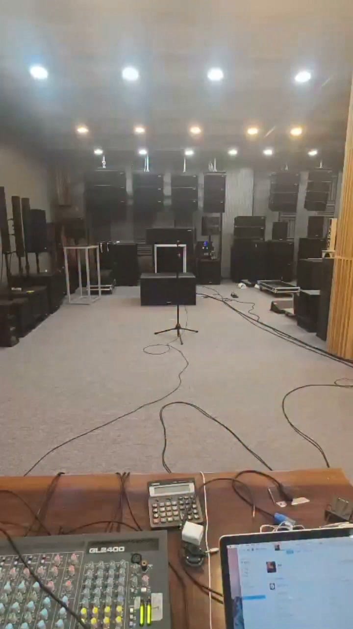 Post 4 by SunnyTimopictures 🌍 on Instagram (video)